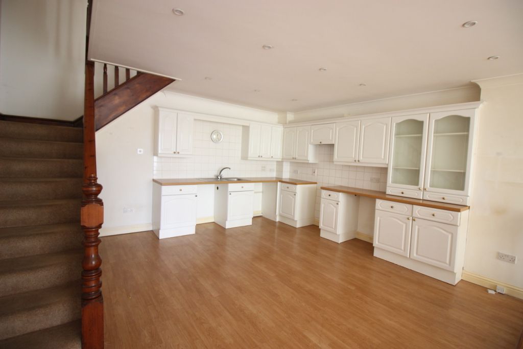 Property photo 3 of 7 Photo 7