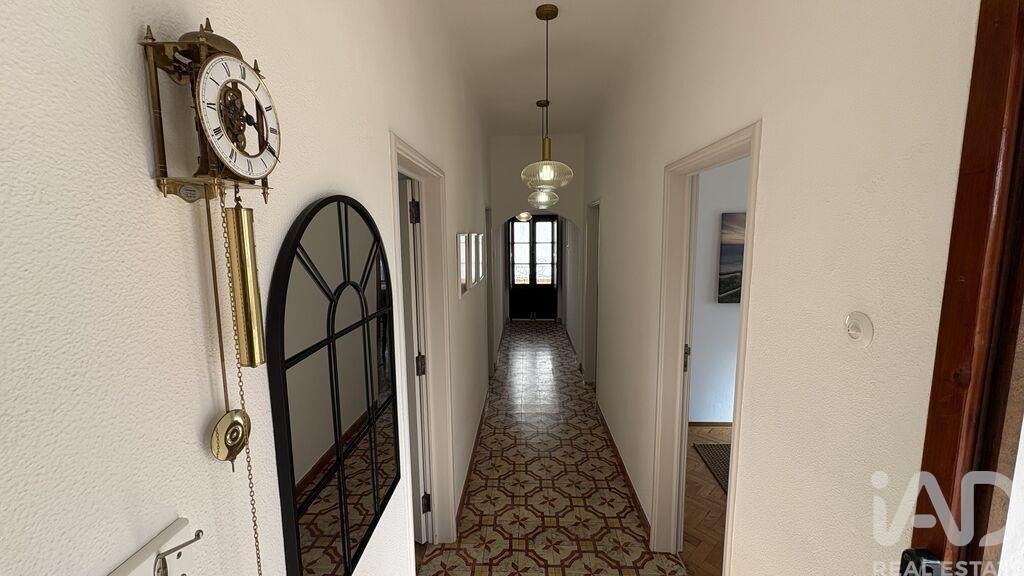 Property photo 2 of 39