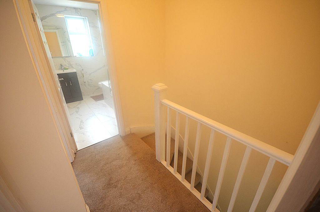 Property photo 3 of 16 Gallery