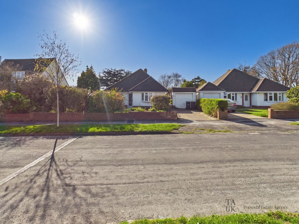 Property photo 1 of 28