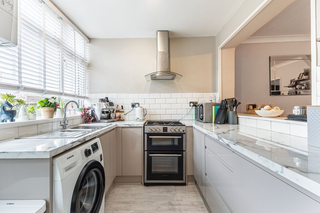 Property photo 2 of 15 Kitchen