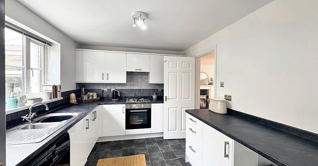 Property photo 3 of 22