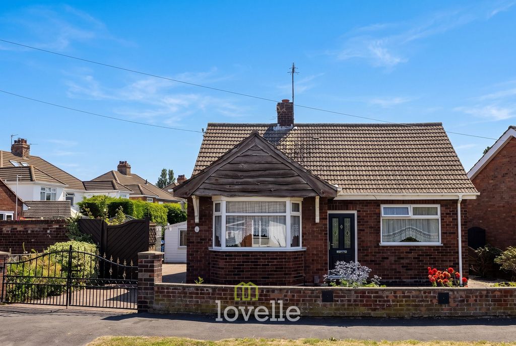 Property photo 1 of 28