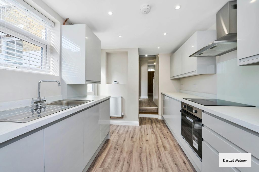 Property photo 2 of 16 Kitchen