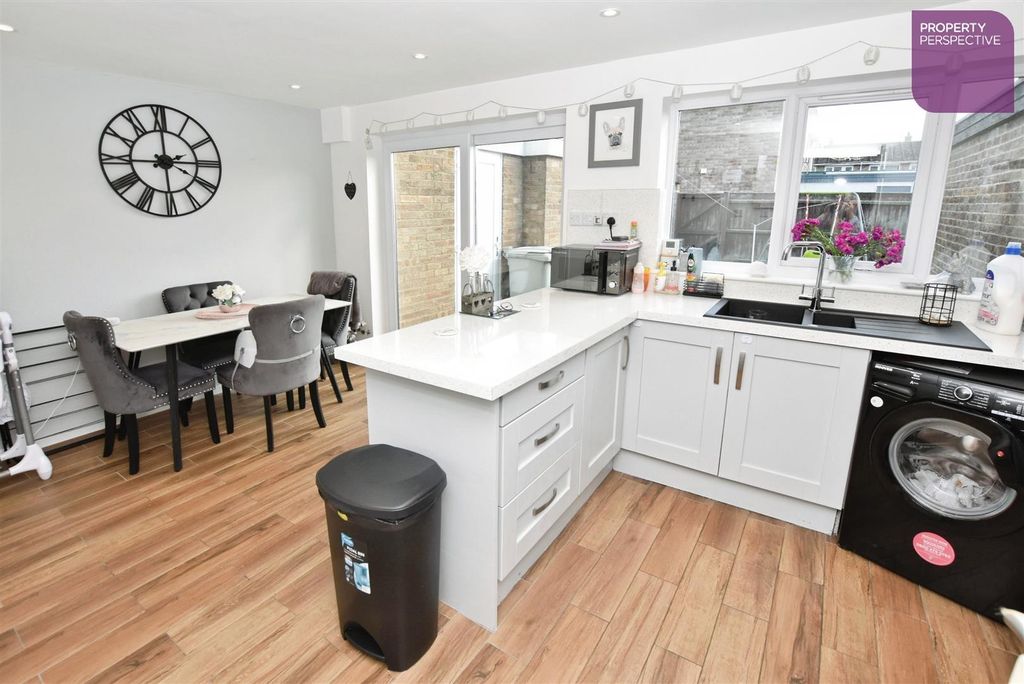 Property photo 2 of 14 Kitchen Dining Room