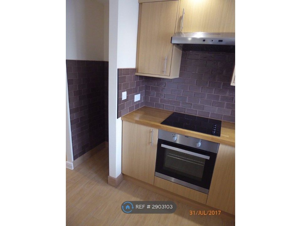 Property photo 3 of 6 Kitchen