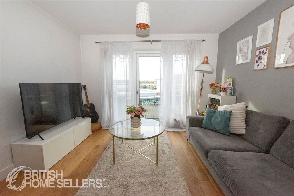 Property photo 2 of 24 Picture No. 30