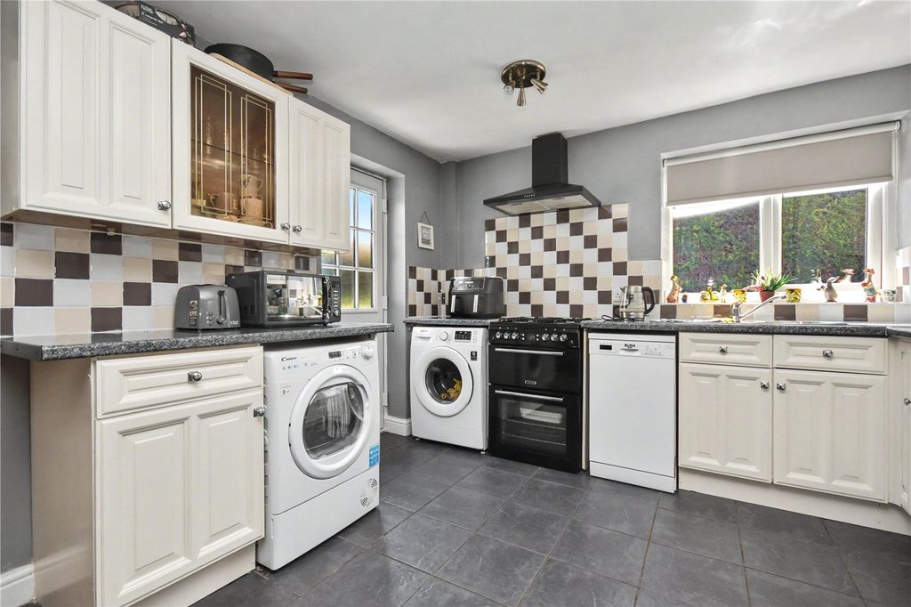 Property photo 3 of 20 Picture No. 13