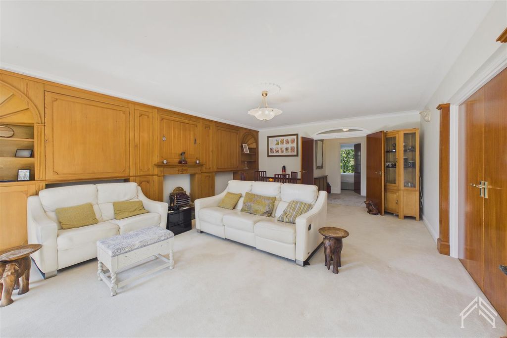 Property photo 3 of 14 2.Jpg