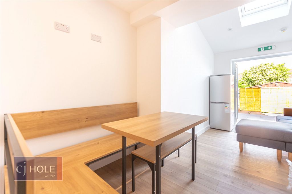 6 bed shared accommodation to rentFilton Avenue, Filton, Bristol BS34 photo 4