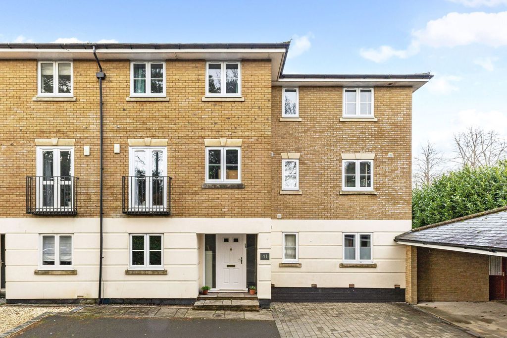 Property photo 2 of 19