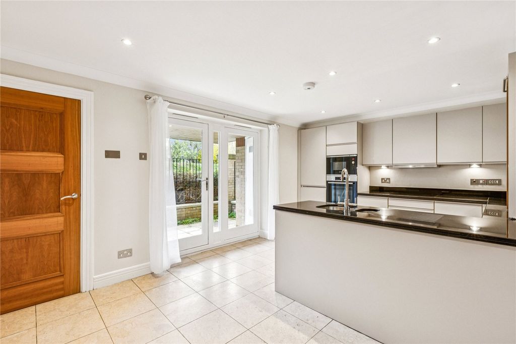 Property photo 3 of 16 Kitchen