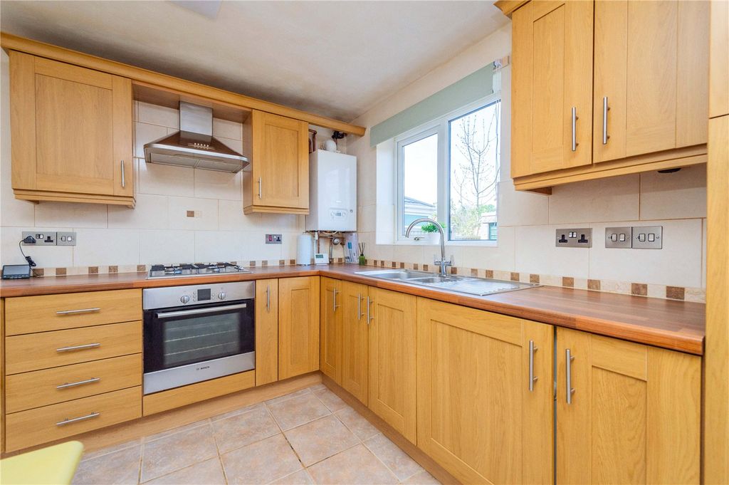 Property photo 2 of 29 Picture No. 19