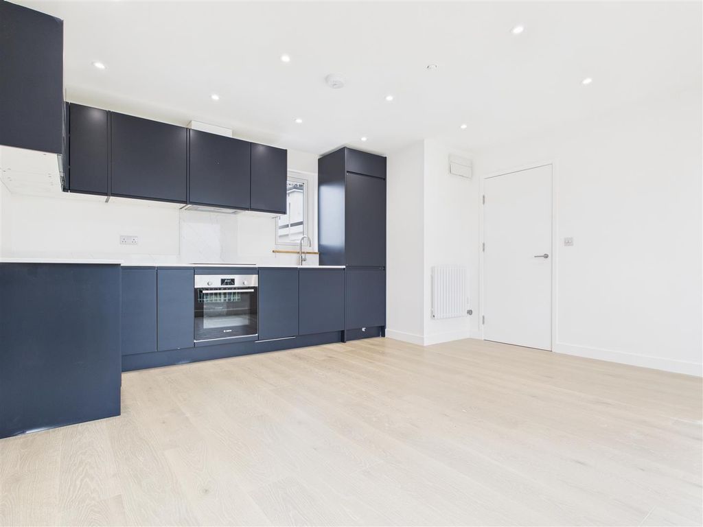 Property photo 2 of 5 Cam04419G0-Pr0038-Still009.Jpg