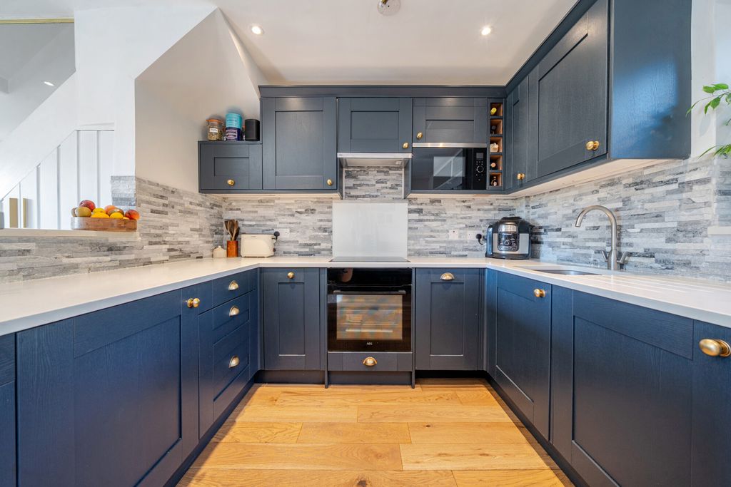 Property photo 2 of 19 1499785-7-6A705ce...