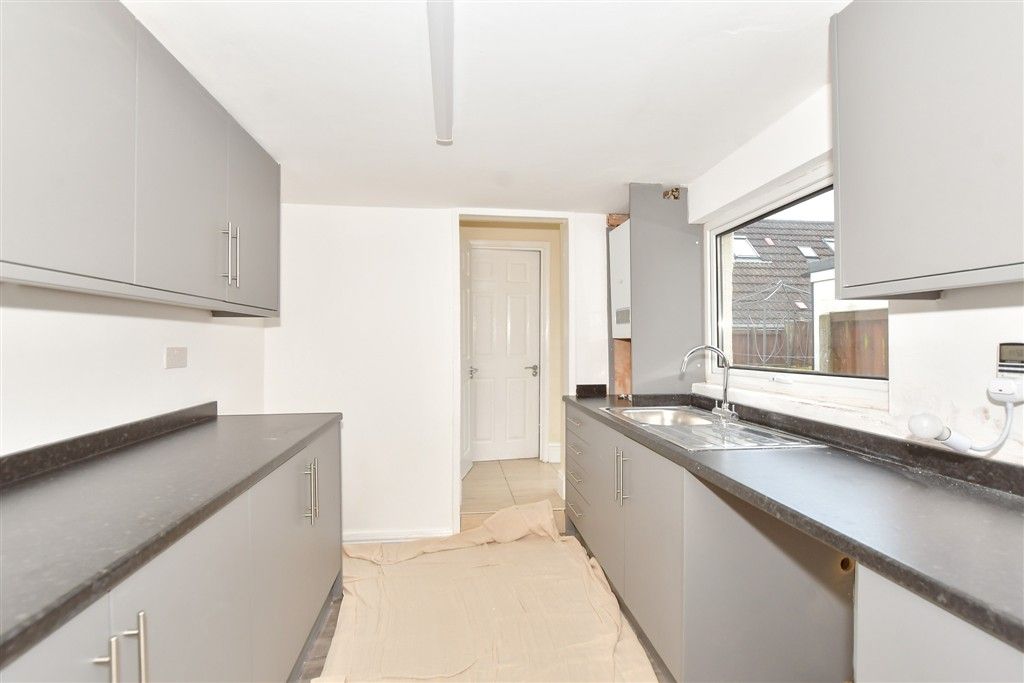 Property photo 3 of 14 Kitchen