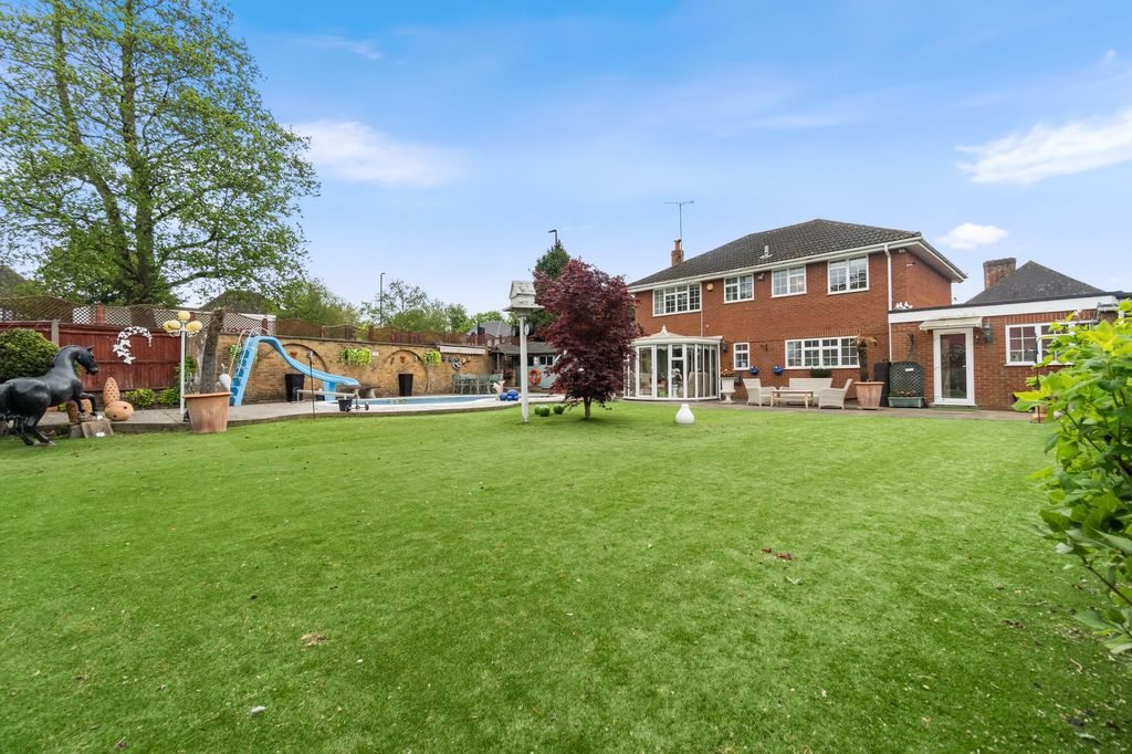 Property photo 2 of 19