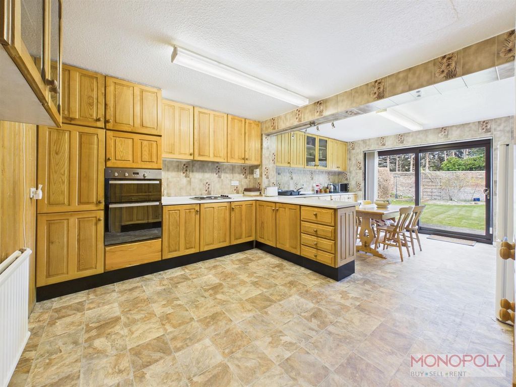 Property photo 2 of 37 Cam04439G0-Pr0257-Still009.Jpg