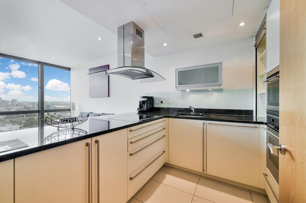 Property photo 2 of 12 Image