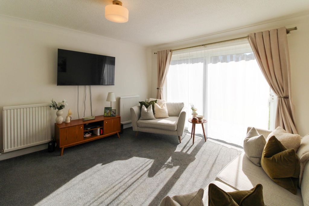 Property photo 3 of 13 Living Room