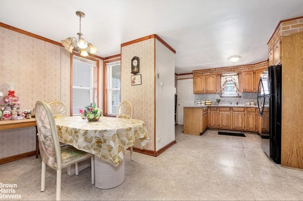 Property photo 3 of 8 <Alttext/>