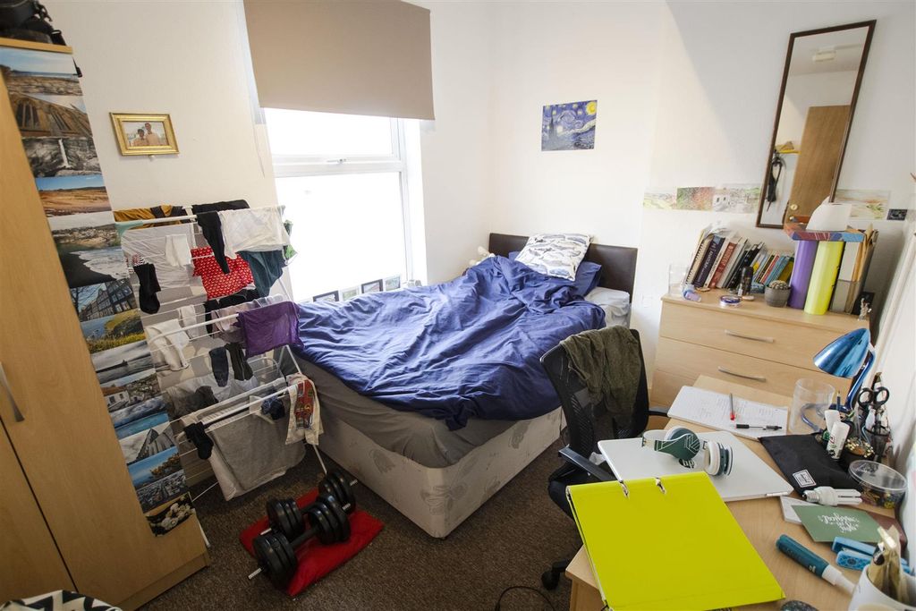 4 bed shared accommodation to rentDale Road, Birmingham, West Midlands B29 photo 5