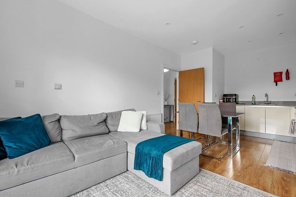 Property photo 3 of 8