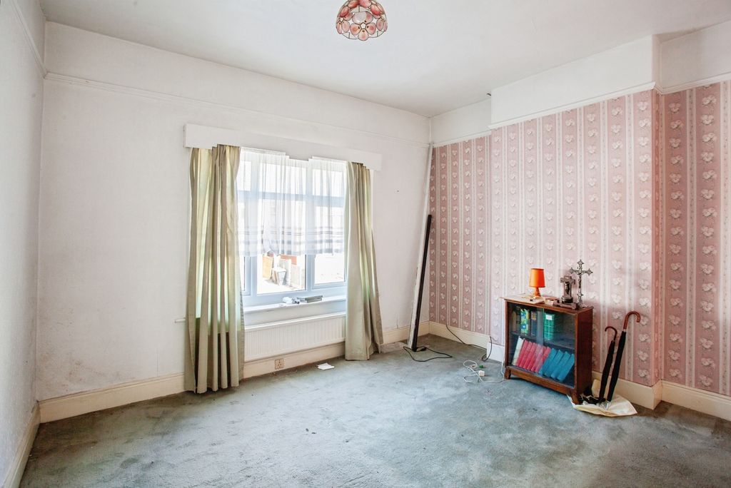 Property photo 3 of 20 Pbox-Img.Jpg