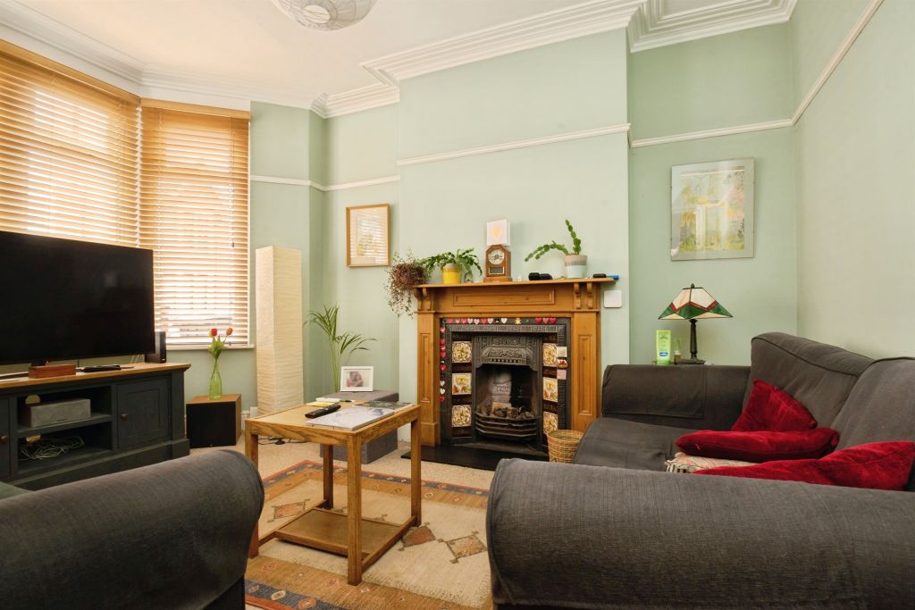 Property photo 2 of 17