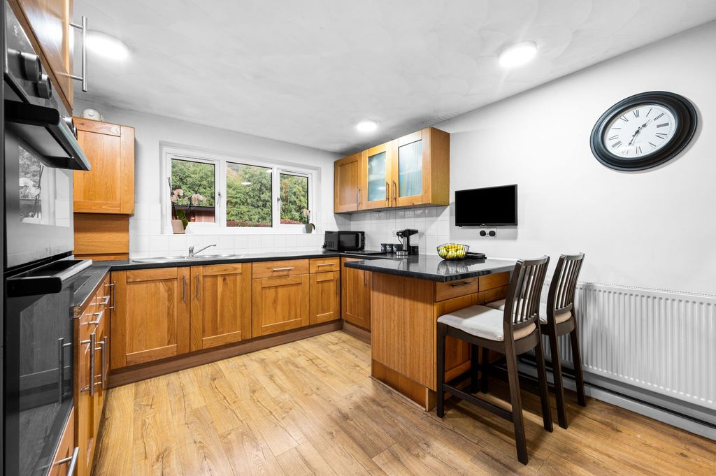 Property photo 1 of 35