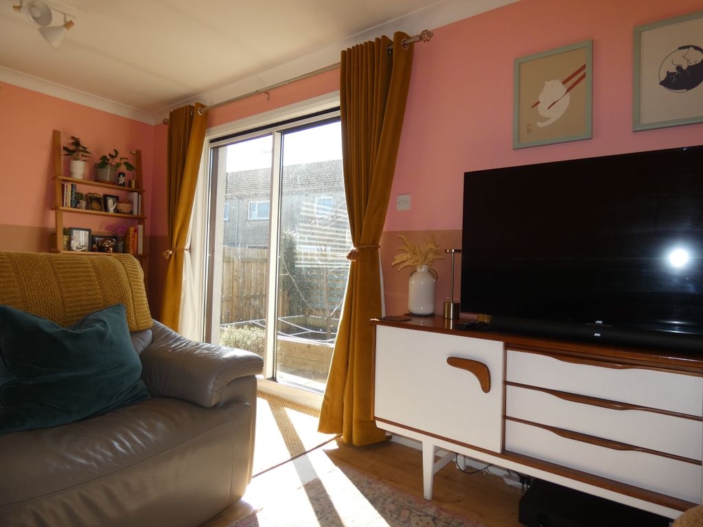 Property photo 3 of 25 Lounge