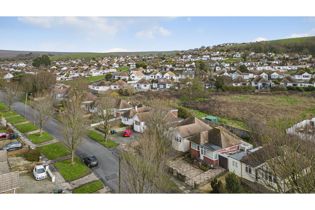 Property photo 2 of 29