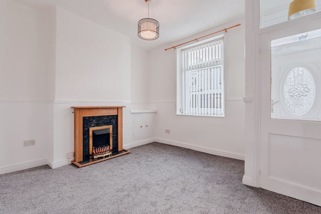 Property photo 2 of 14 Pbox-Img.Jpg