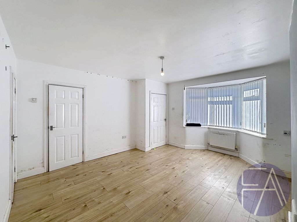 Property photo 3 of 21 4724653