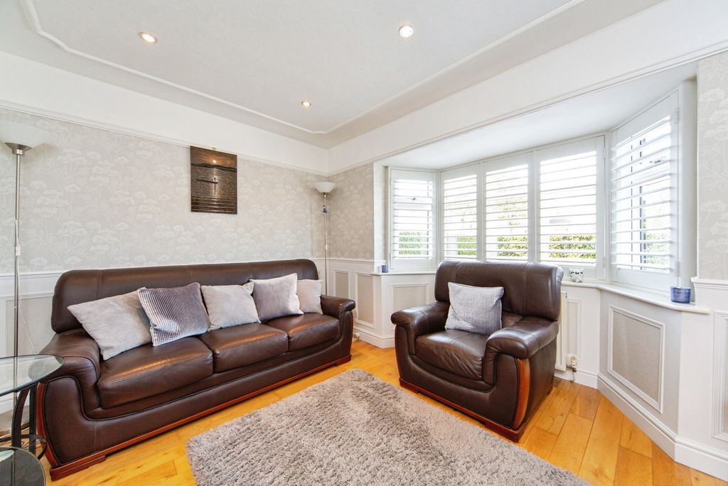 Property photo 3 of 19 Pbox-Img.Jpg