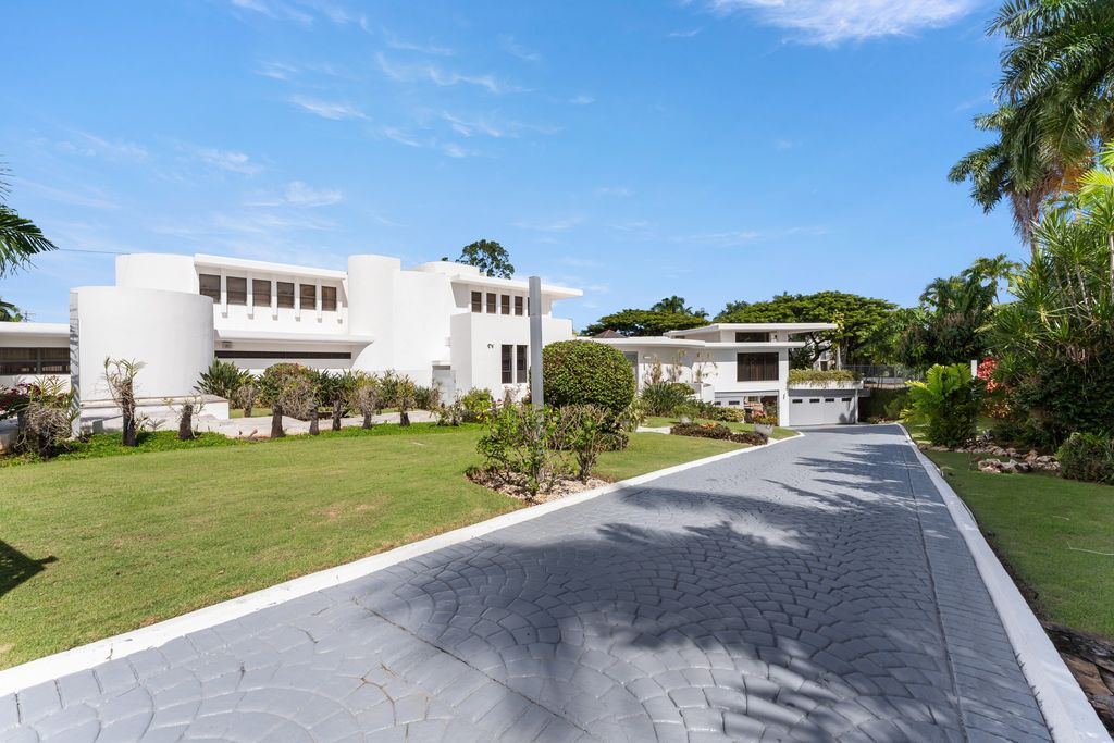 Property photo 2 of 47