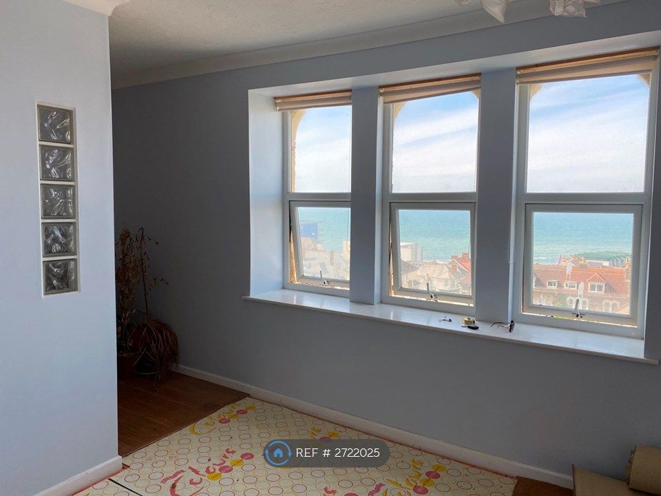 Property photo 2 of 15 Living Room