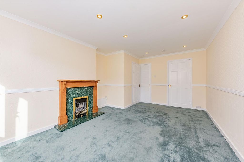 Property photo 3 of 12 2L 591 South Road Dundee-2.Jpg