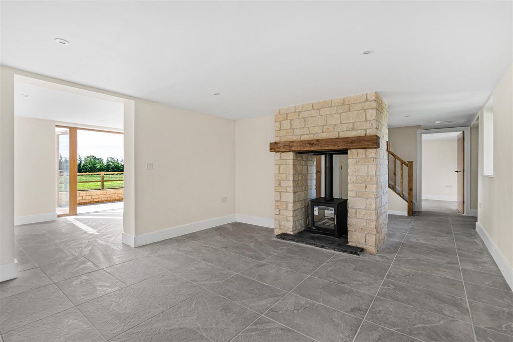 Property photo 3 of 46 24_87124.Jpg