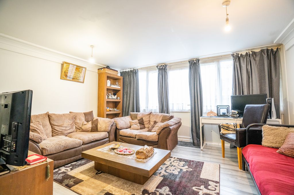 Property photo 2 of 11 2