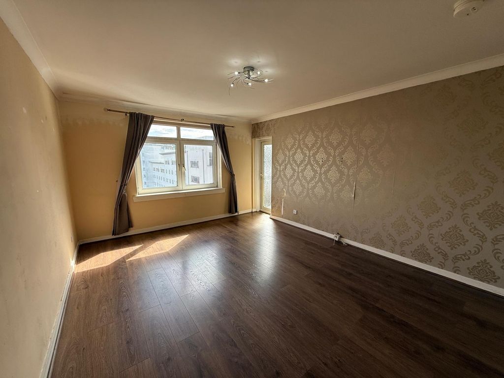 Property photo 3 of 11 Gallery