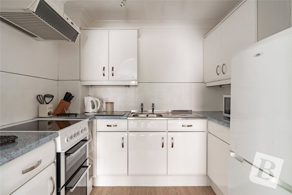 Property photo 3 of 13 Kitchen