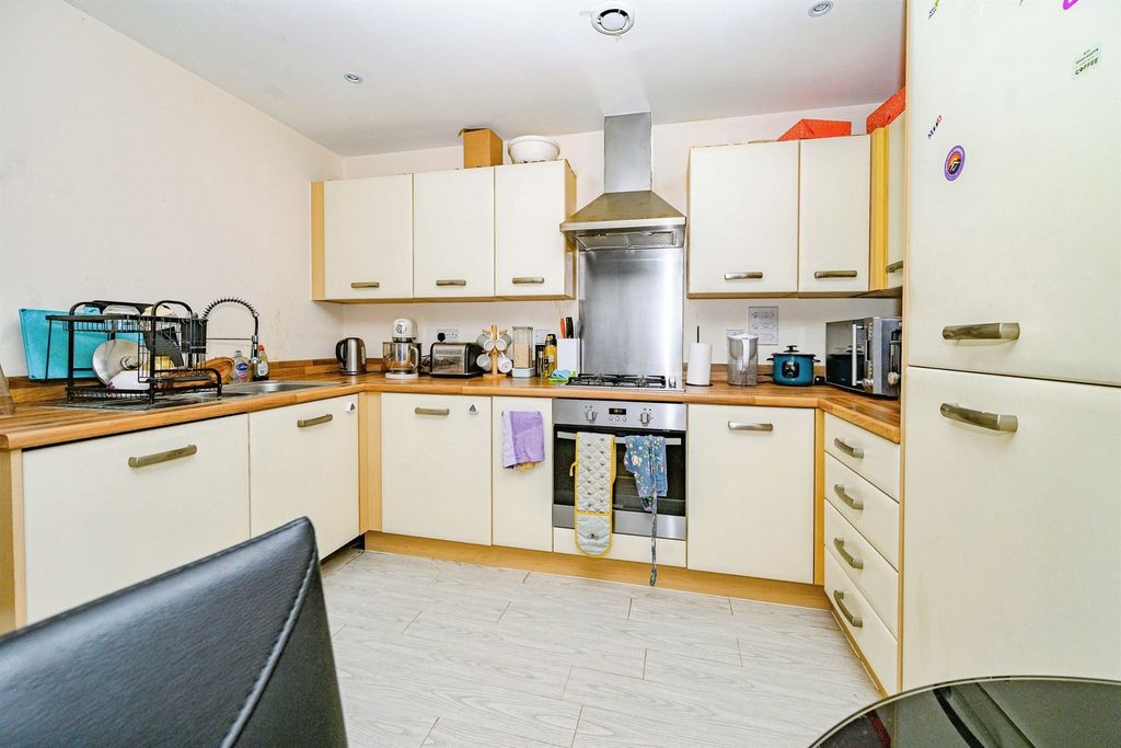 Property photo 2 of 11