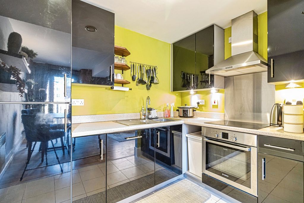 Property photo 3 of 10 Photo