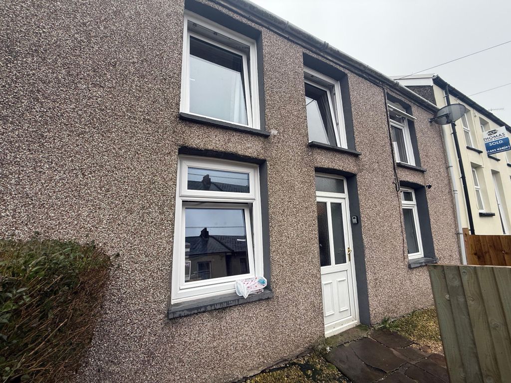 Property photo 1 of 5