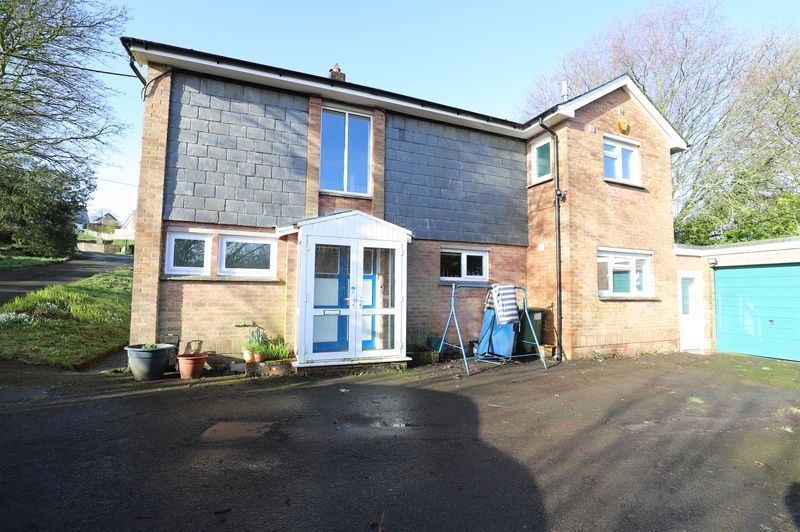 Property photo 1 of 12 Photo 11