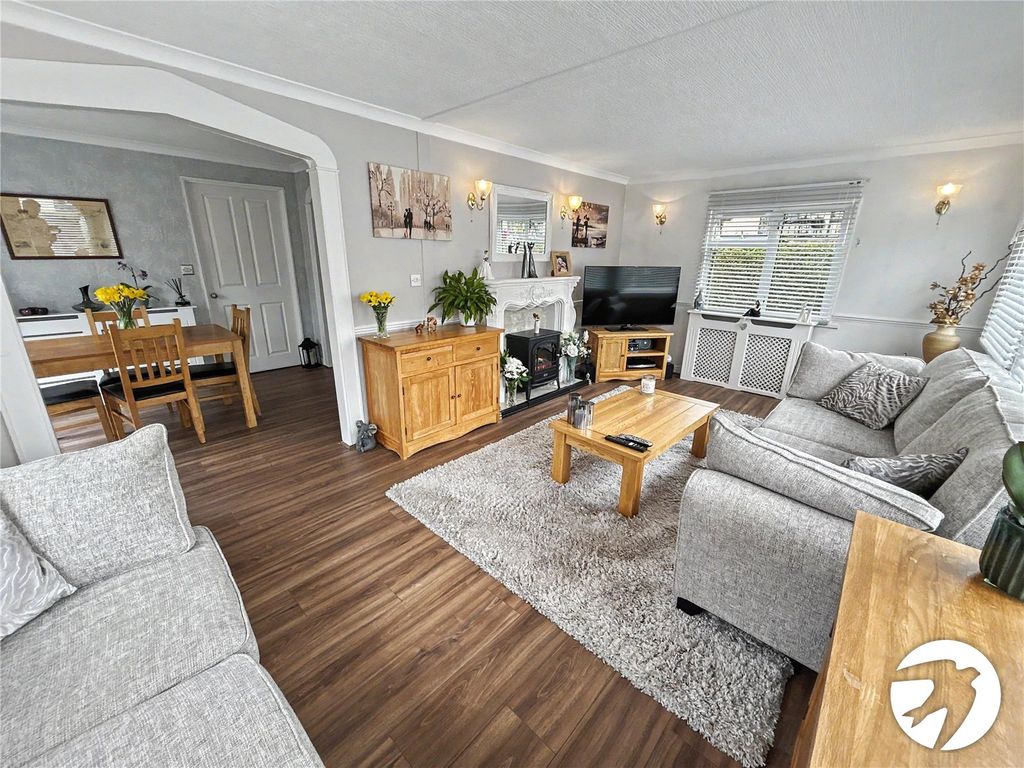 Property photo 3 of 16 Picture No. 10