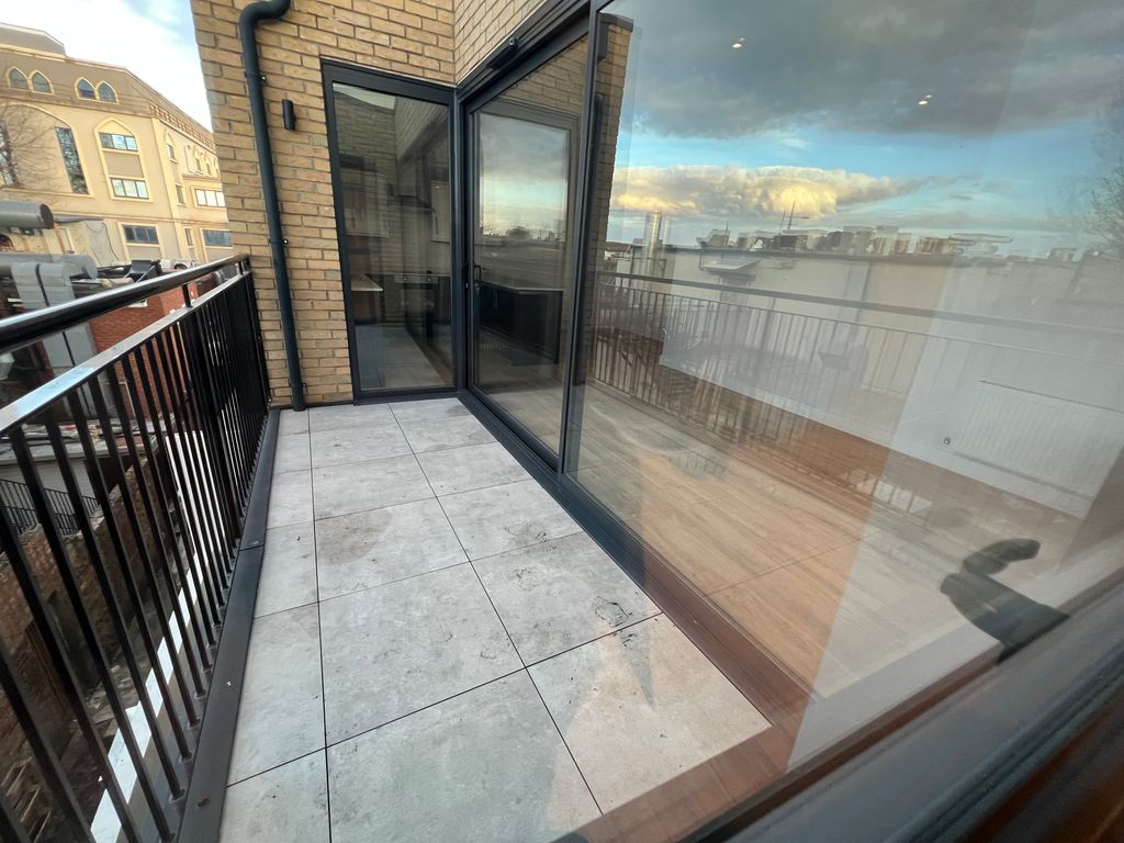 Property photo 1 of 10 Img_4618[1]