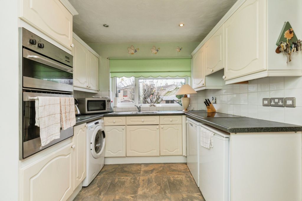 Property photo 3 of 15