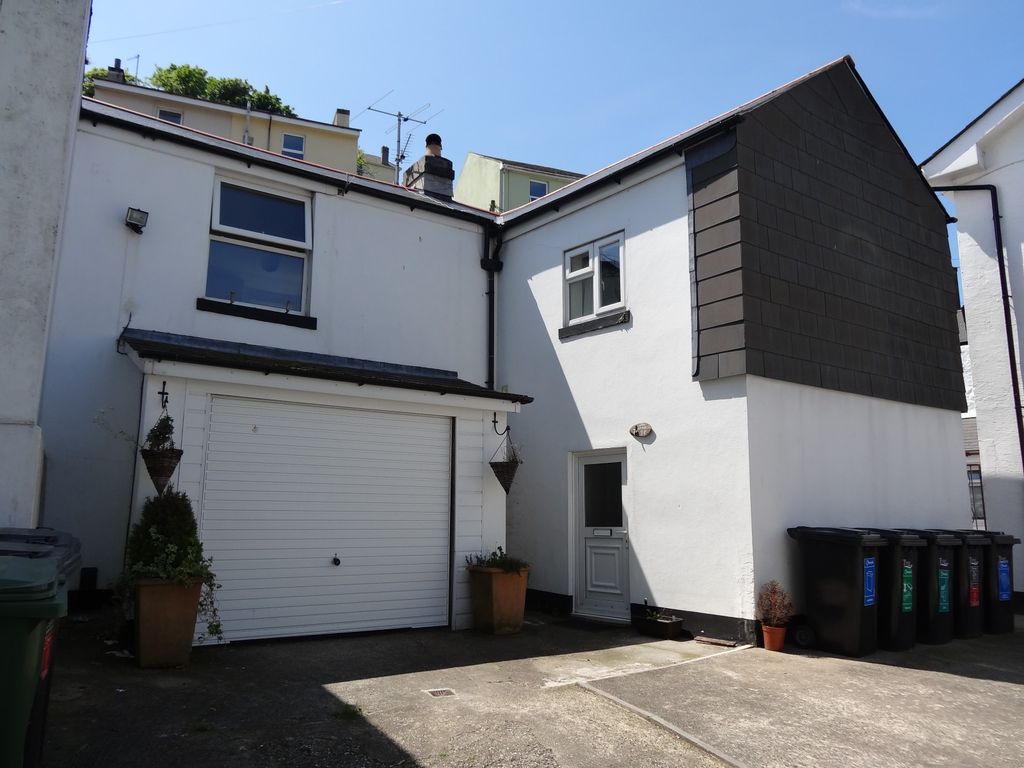 Property photo 1 of 7 (Main)